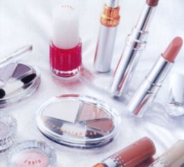 娇肤化妆品视觉营销与箱包店铺装修设计融合指南