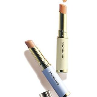 傲丽化妆品 从产品视觉到店铺空间的精致美学